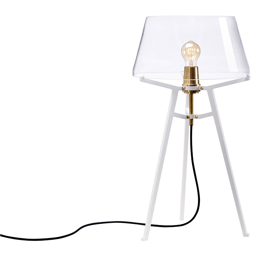 Lampe de table design industriel, avec abat-jour transparent sur trépied blanc Ella. Tonone. 