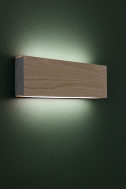 Led120 applique en bois de noyer lumière indirecte 40cm. TUNTO. 