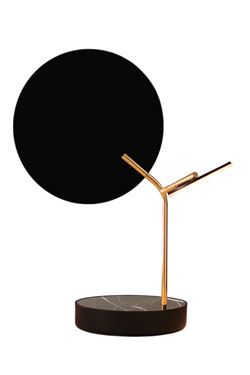 Lampe de table dorée et noire Ballon. TUNTO. 