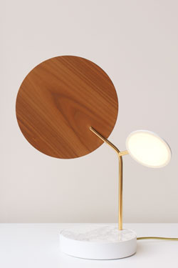 Ballon table lamp oak and white steel. TUNTO. 