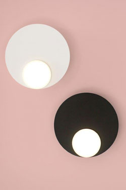 Dot05 minimalist black disc light. TUNTO. 