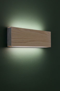 Led120 wall lamp in hazel wood indirect light 40cm. TUNTO. 