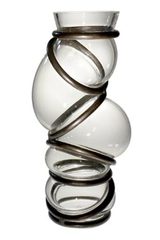 Vase en verre clair Colors Ring. Vanessa Mitrani. Vase en verre clair Colors Ring. Vanessa Mitrani.