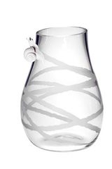 Snail classic vase in blown glass, small porcelain snail. Vanessa Mitrani. Snail classic vase in blown glass, small porcelain snail. Vanessa Mitrani.