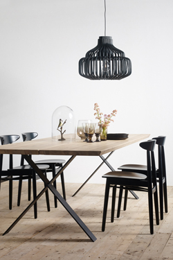 Endless pendant lamp in black rattan. Vincent Sheppard. 