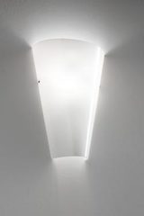 Cleo blown white opal Murano glass wall sconce. Vistosi. Cleo blown white opal Murano glass wall sconce. Vistosi.
