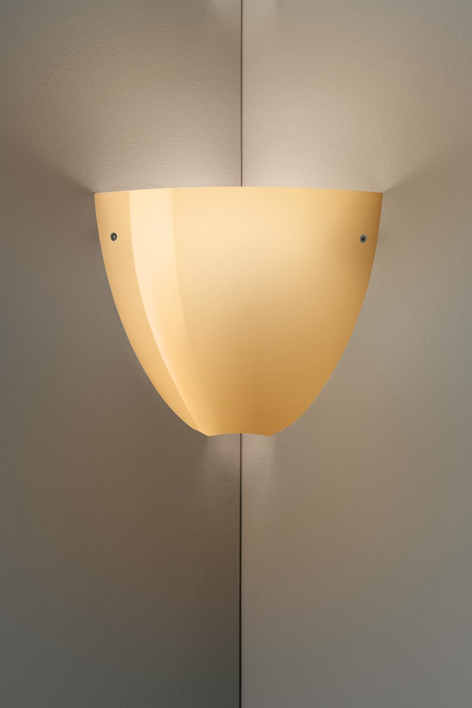 Glossy amber Murano blown glass wall lamp Corner . Vistosi. 