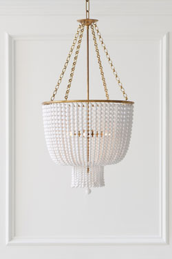 Lustre classique et perles blanches Jacqueline. Visual Comfort&Co.. 