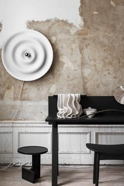 Alma concentric white aluminium wall light. Watsberg. 