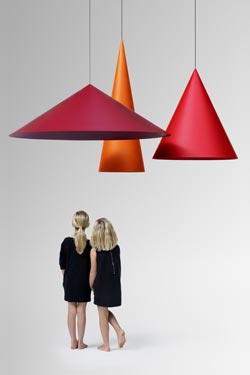 Extra Large large conical pendant in carmine red. Watsberg. 